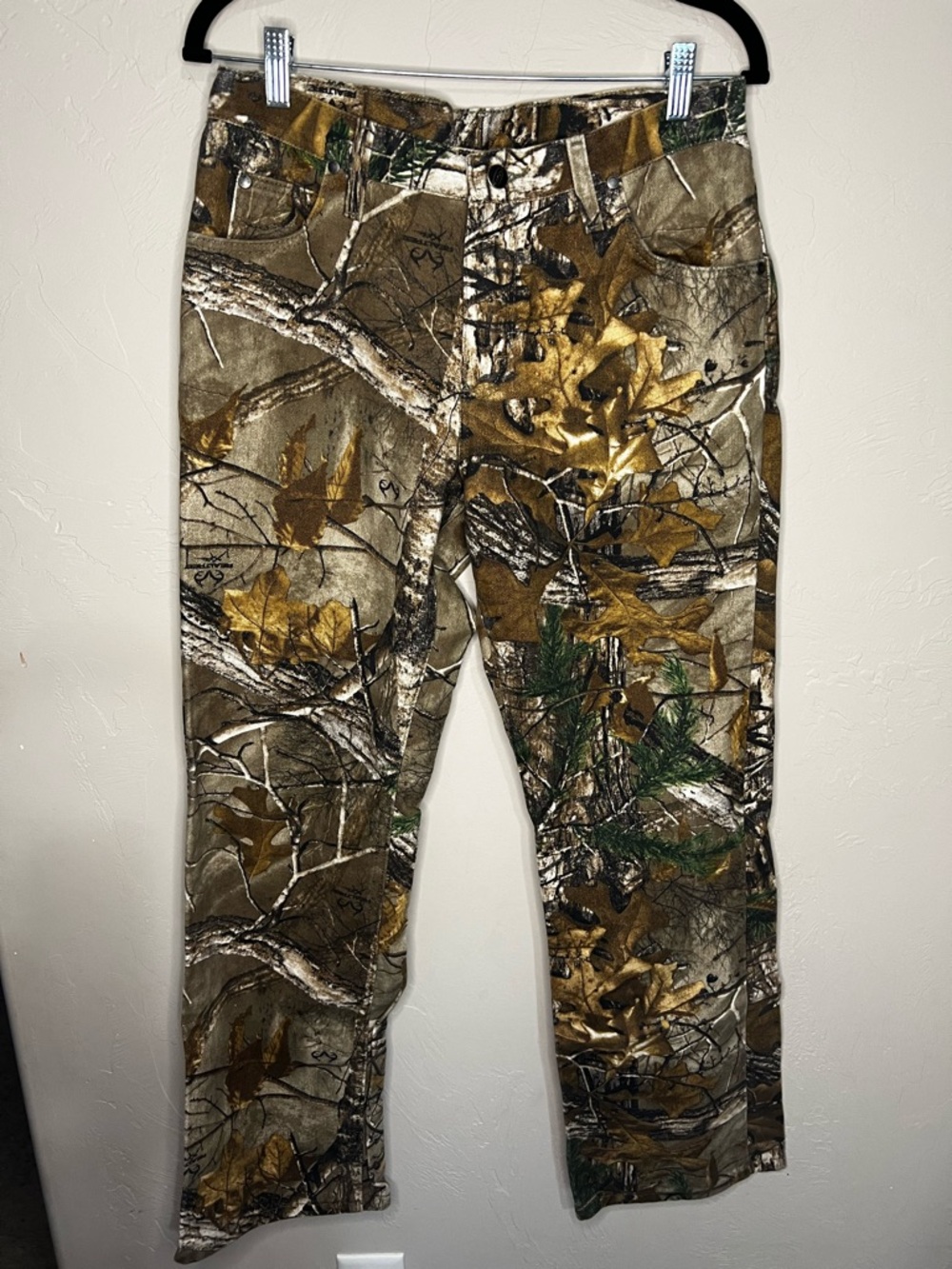 Wrangler ProGear Woman’s Camoflauge Realtree Straight Jeans - Picture 2 of 10